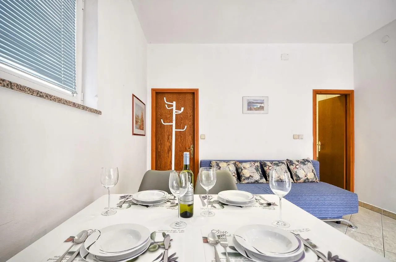 Apartments Picco Pula 0*,  Kroatien